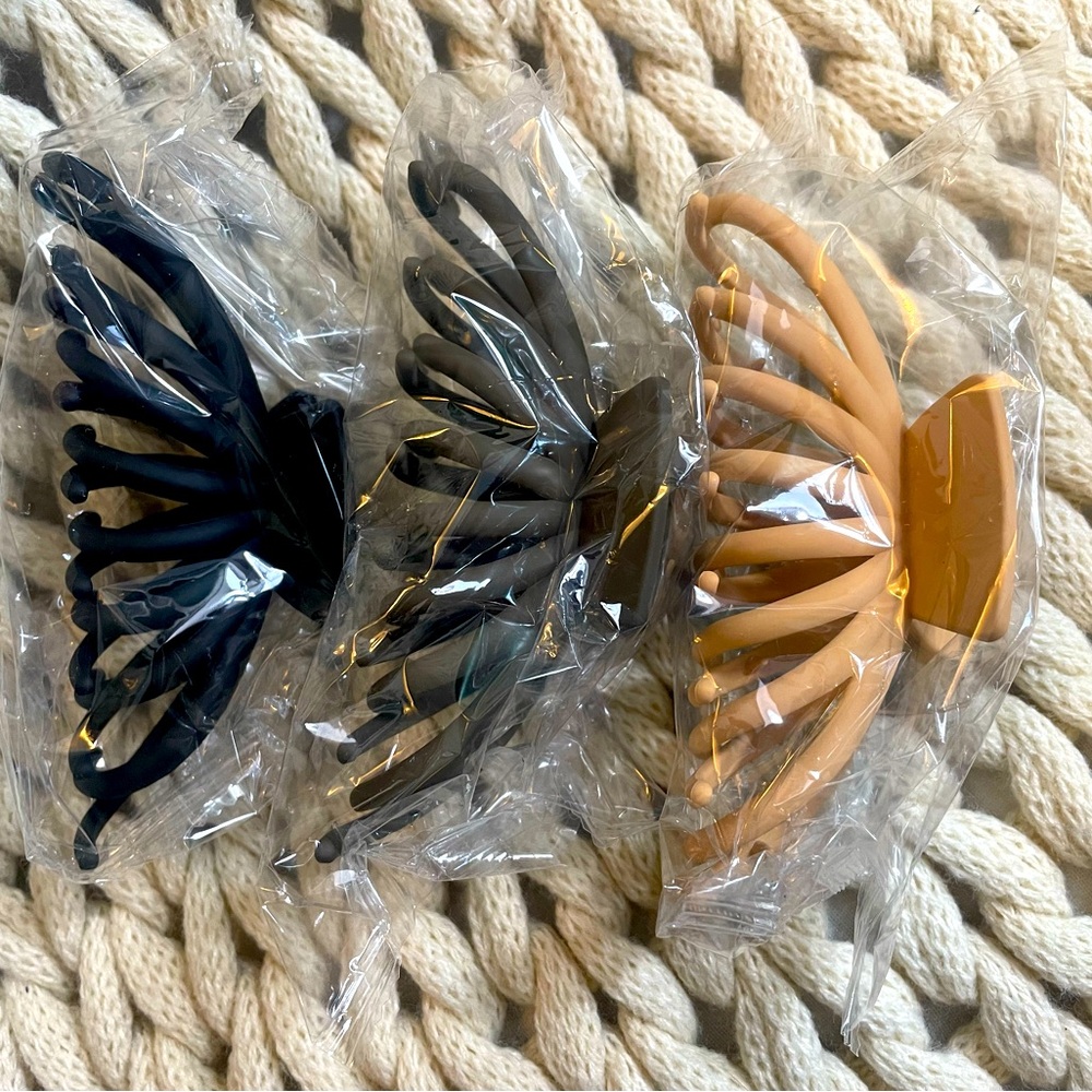 3 brand new hair claws